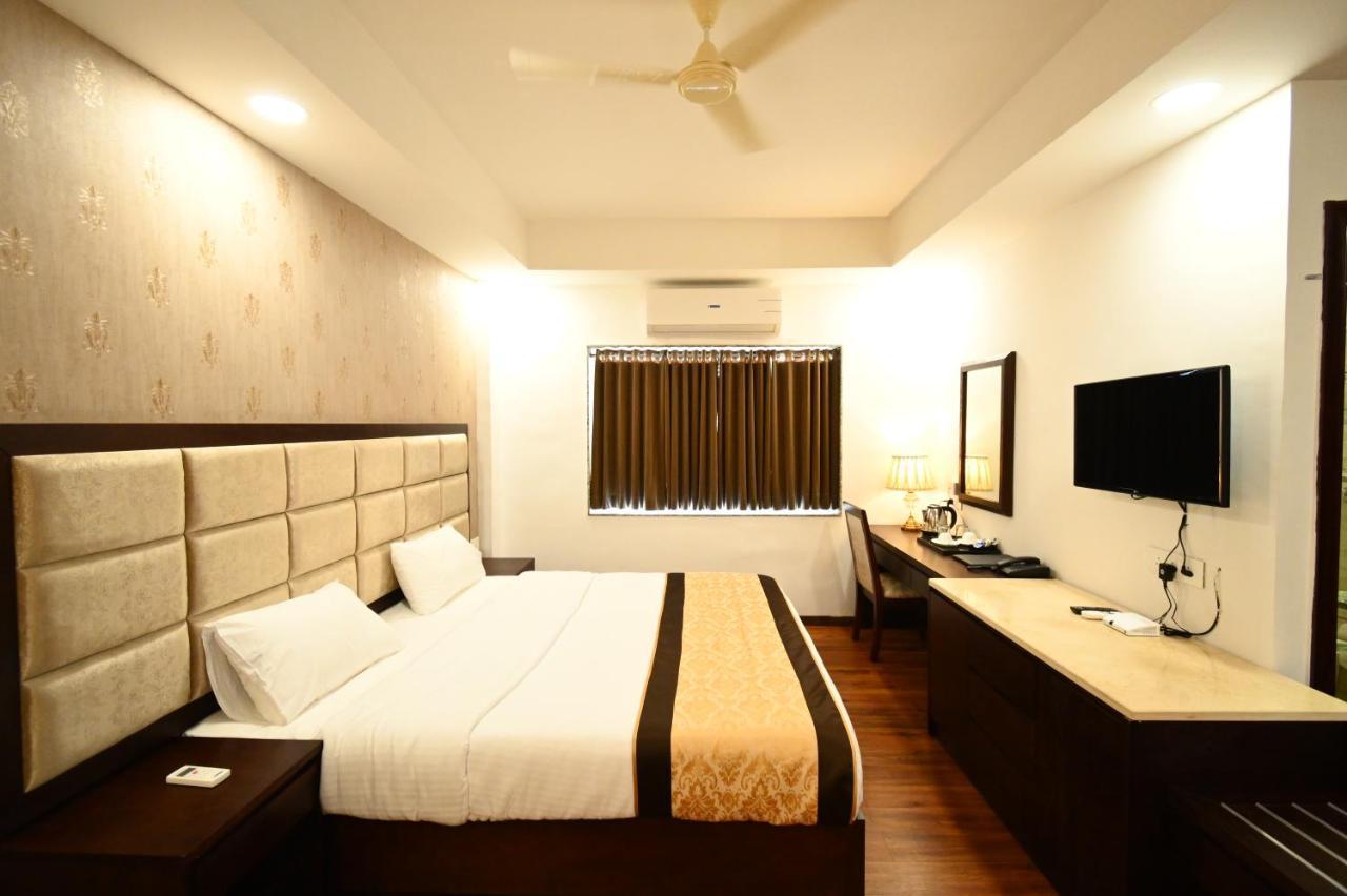 Faith Cricket Club & Resort Bhopal Zewnętrze zdjęcie