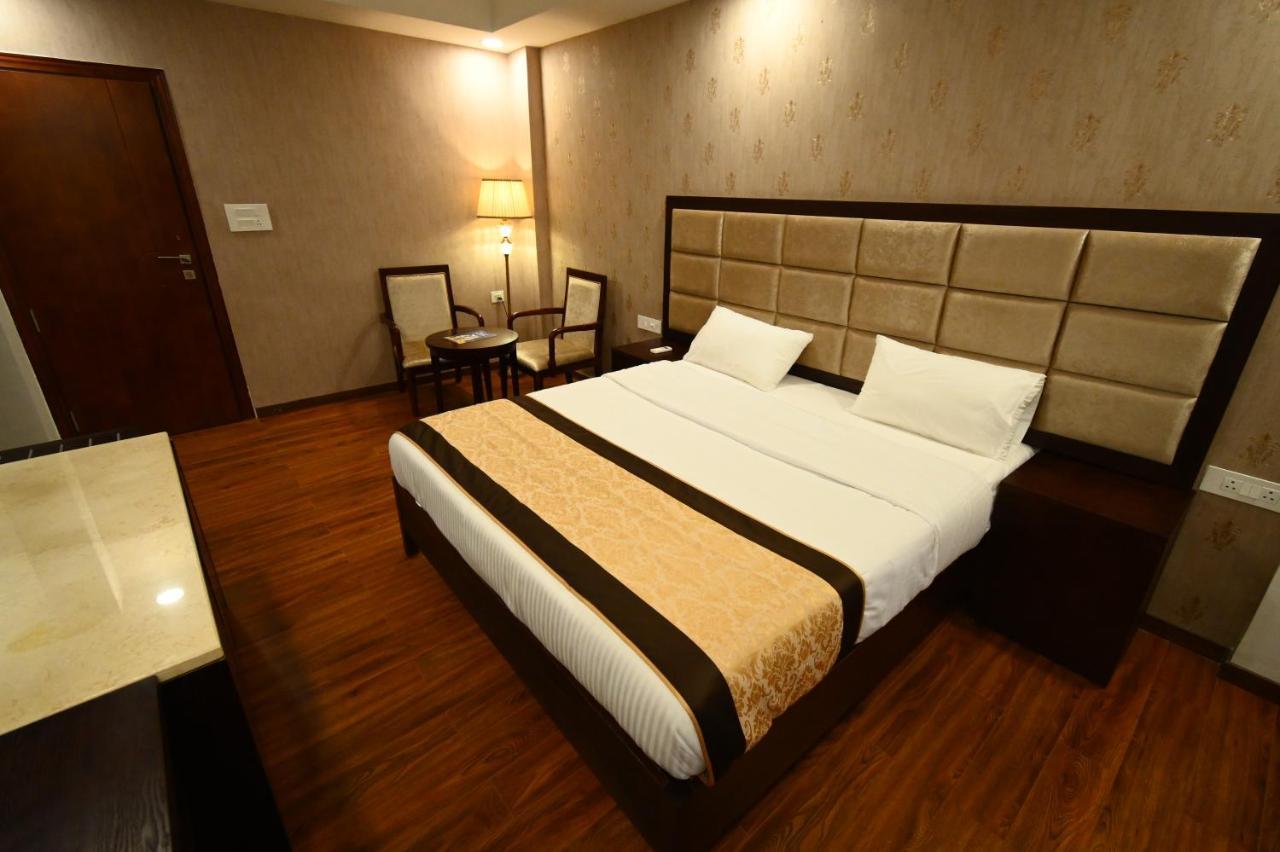 Faith Cricket Club & Resort Bhopal Zewnętrze zdjęcie