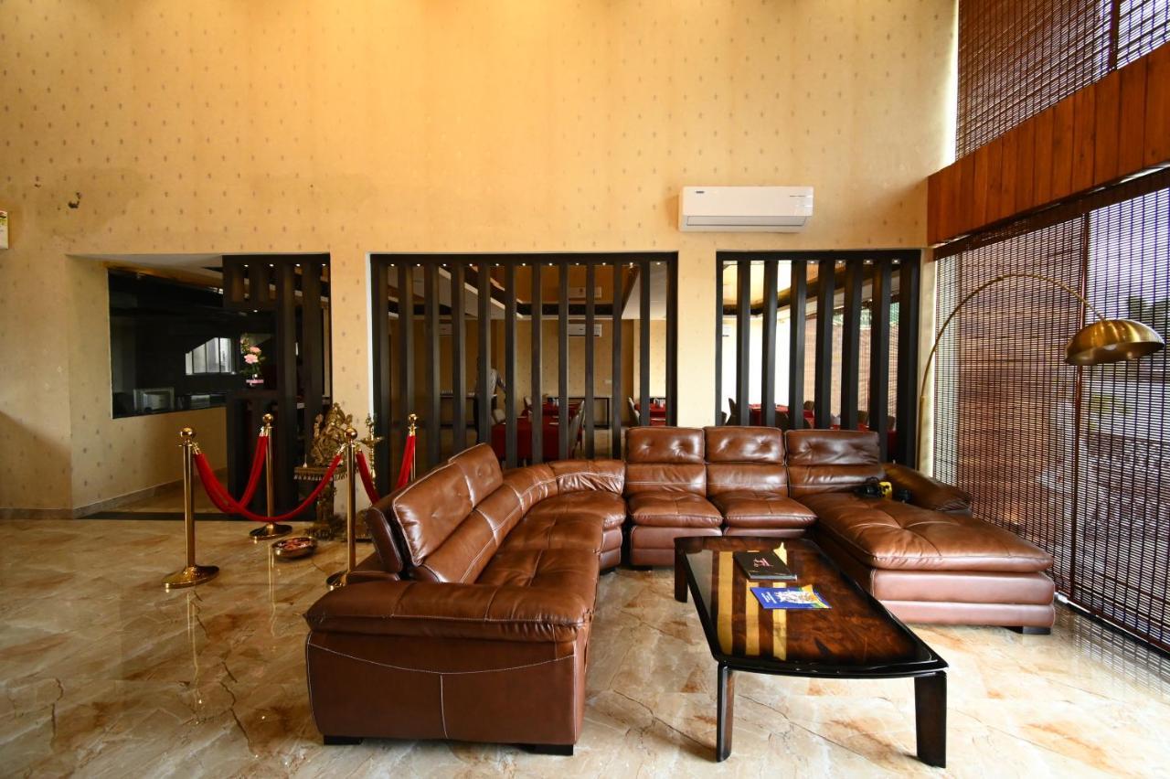 Faith Cricket Club & Resort Bhopal Zewnętrze zdjęcie